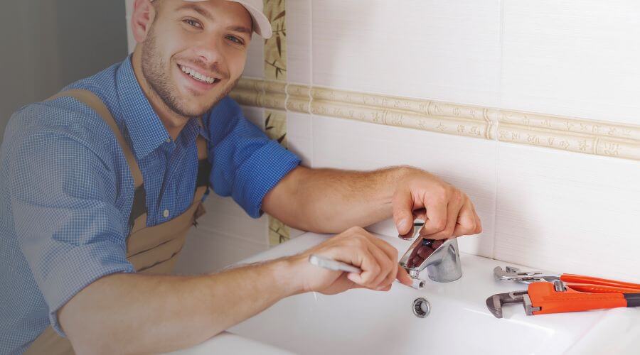 Handle or spout repair in Trafalgar, IN